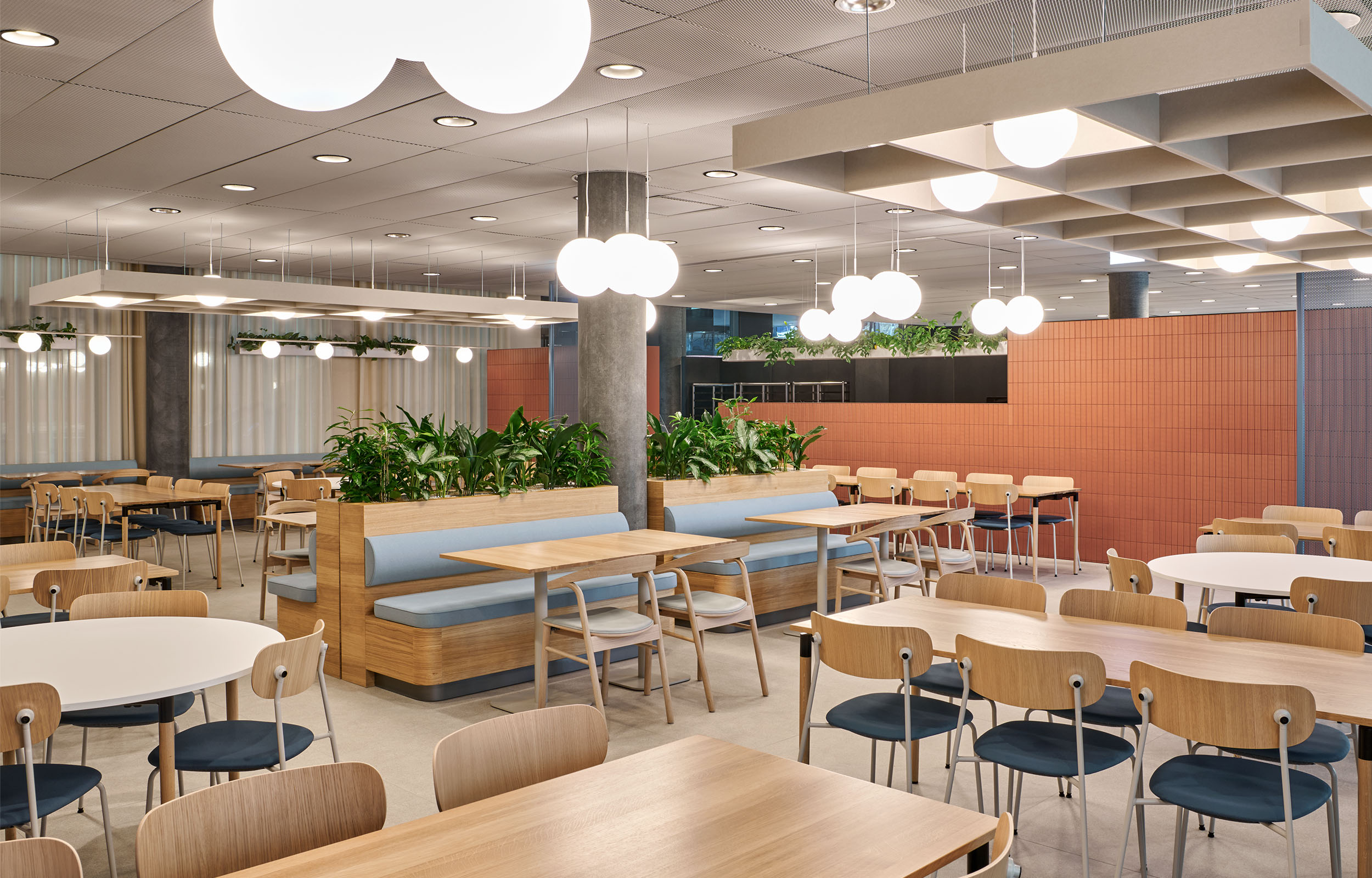 Workspaces. Gastro Experience. Corporate Restaurant and Bistro. Restaurant. Swisscom - MACH Architektur.