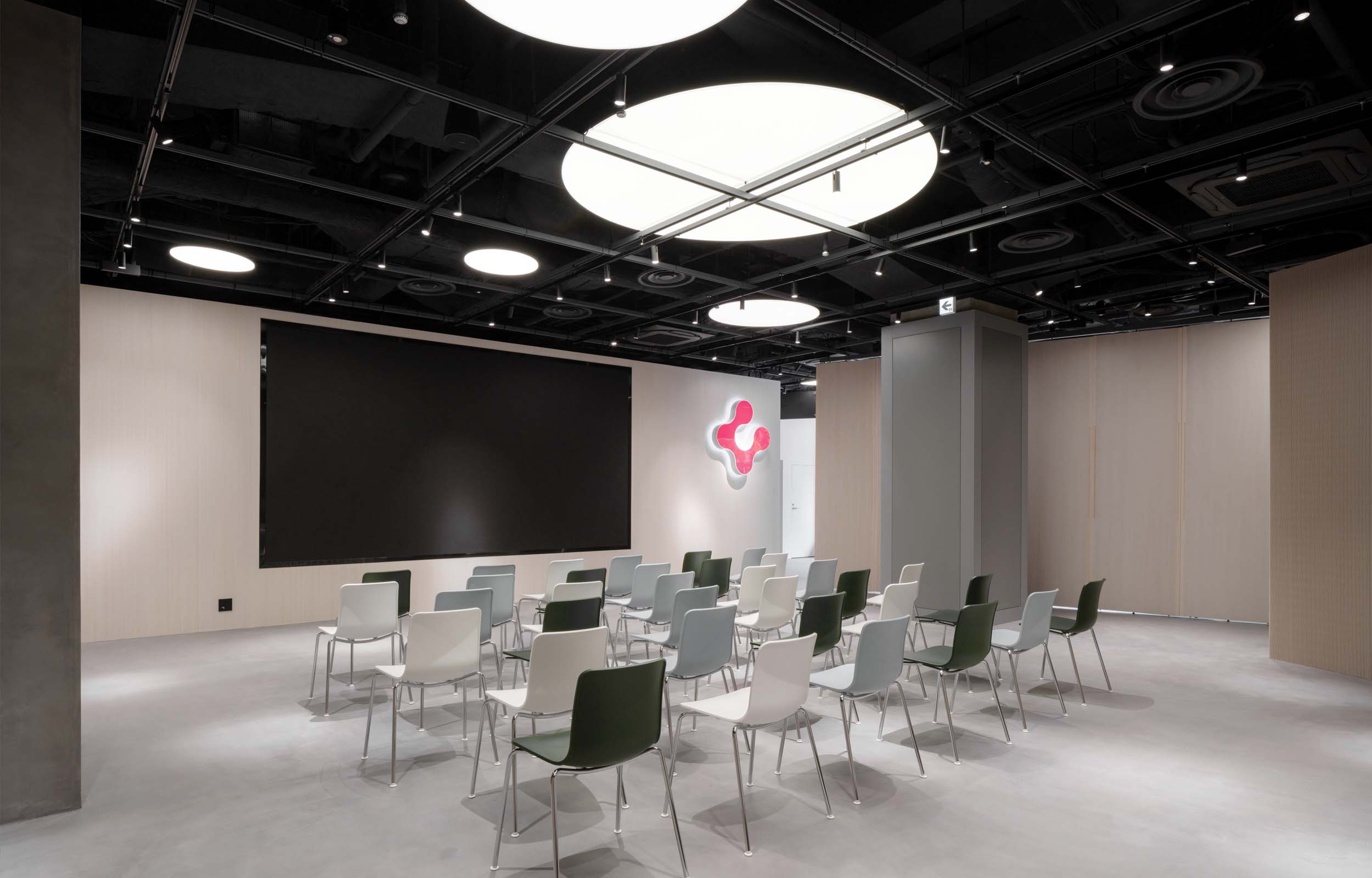 Multifunktionsraum, Schiebewand, Flexibilität, Konferenz, Büro, Arbeitswelten, Swissnex Osaka, Japan – Mach Architektur