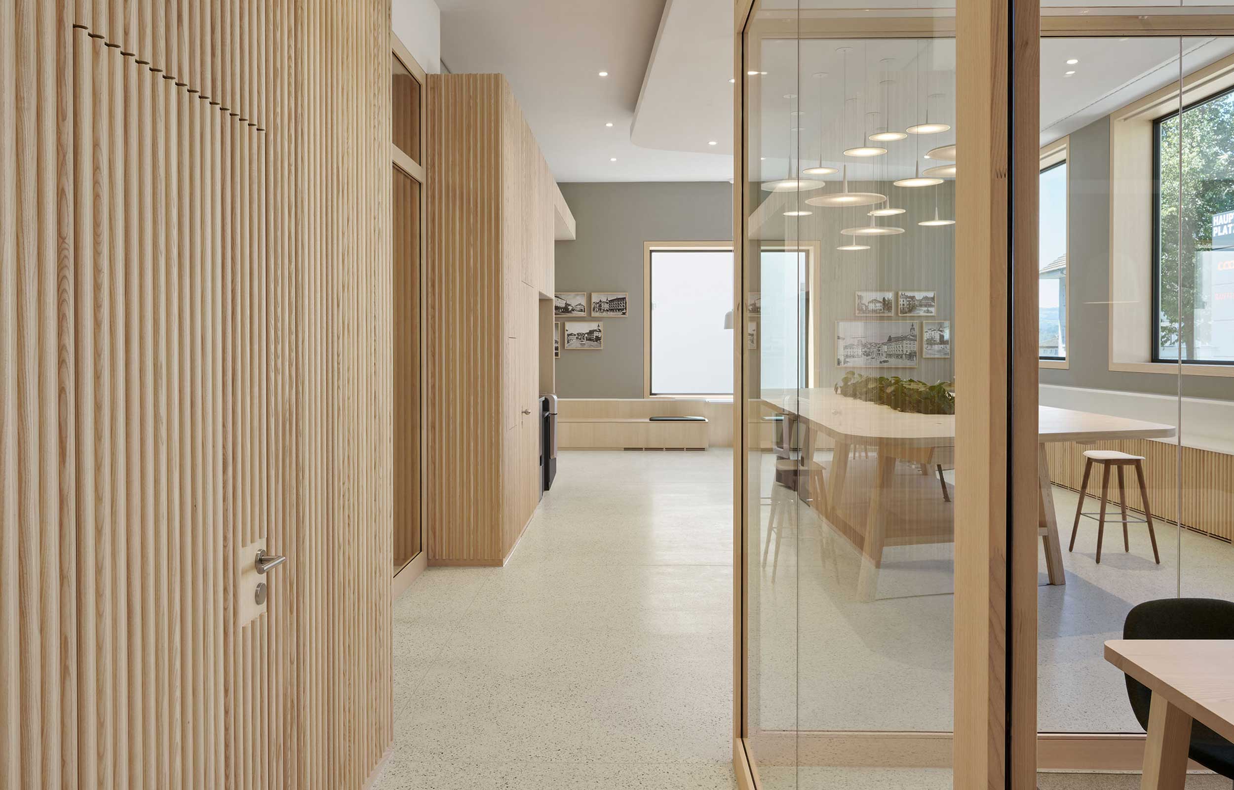 Banken & Finanz. Bankfiliale. Raiffeisen Bank - MACH Architektur.